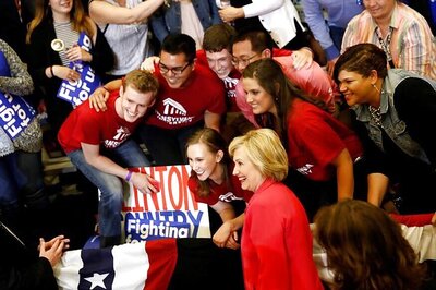 Clinton, Sanders Share Honours in Democratic Primary Battle