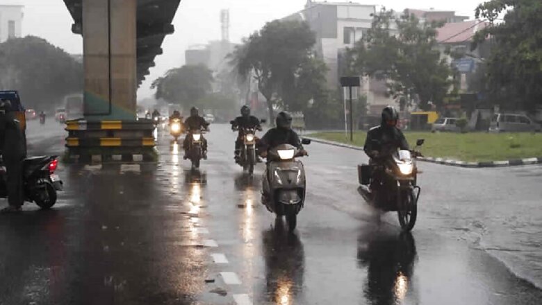 Cloud Cover, Patchy Rains to Keep Mercury in Check in Delhi: Met Dept