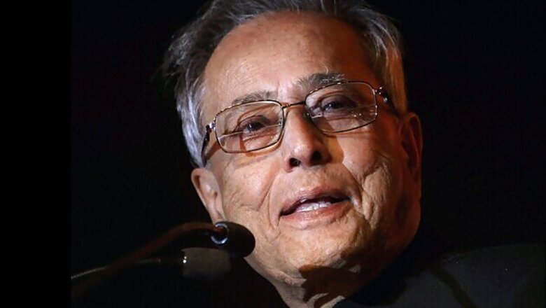Pranab Mukherjee asks judiciary to observe self discipline