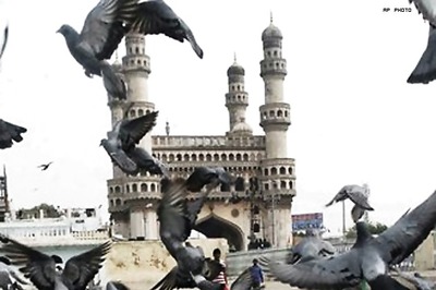 Court orders status quo on temple abutting Charminar
