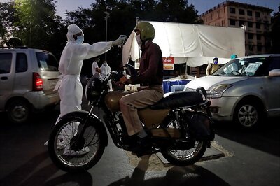 PM Modi in Favour of Longer Lockdown Only in Red Zones, But Says Danger Not Over as Covid Deaths See Record Rise