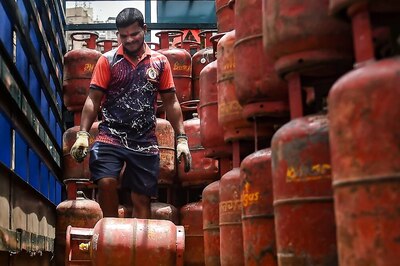 Ujjwala Scheme Gets Big Boost; Govt Approves Rs 1650 Cr For New LPG Connections