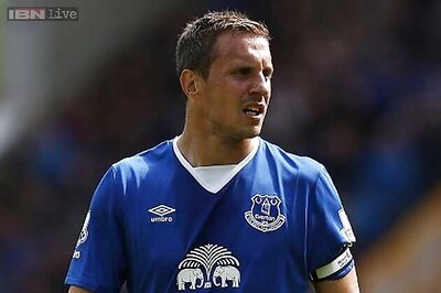 Phil Jagielka signs one-year contract extension with Everton