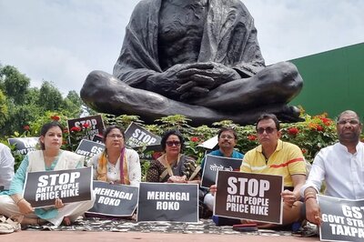 Parliament Updates: TMC Stages Sit-in, to Protest Non-stop for 50 Hrs over Suspension of Its 7 RS MPs