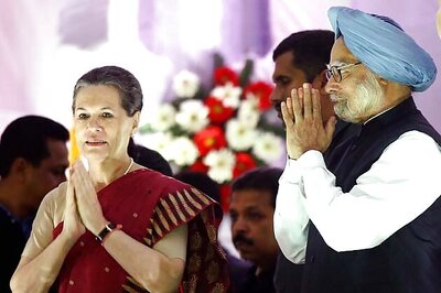 Sonia, Rahul, Manmohan among Congress campaigners for Maharashtra polls