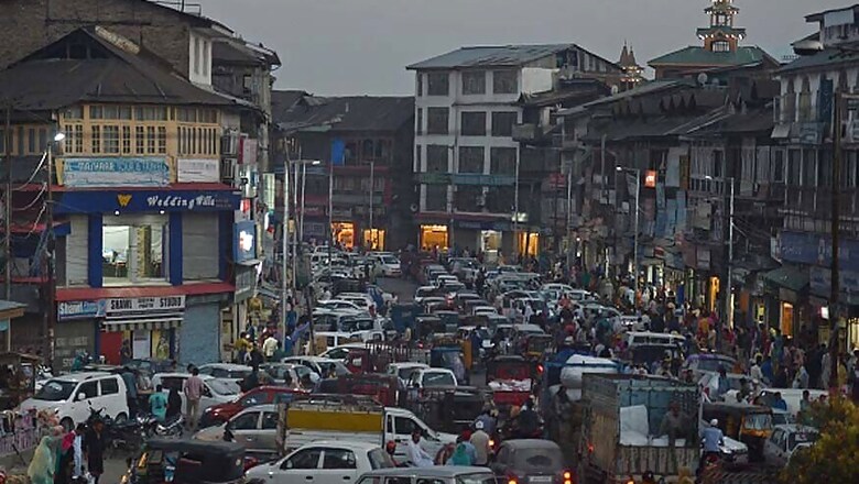 Separatists Call for 'Mass Agitation' if SC Delivers Verdict Against Article 35A