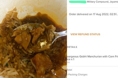 Tamil Lyricist Ko Sesha Finds Chicken Pieces in His Veg Meal, Demands Apology from Swiggy
