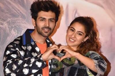 Protective Sara Ali Khan Yells at Kartik Aaryan for Posing on Bus Roof With Injured Hand