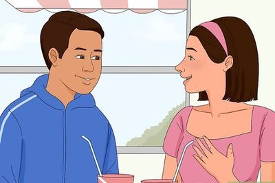 How to Go In for a Kiss without Getting Rejected by a Girl