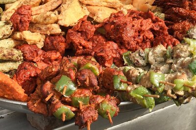 What The Fork: Kunal Vijayakar Visits Old Favourites During Ramzan & Finds the Food Finger-Licking Good