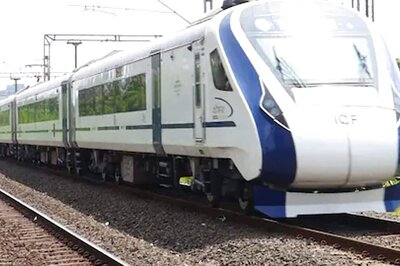 Vande Bharat Express Likely to Make Southern Debut on Nov 10; Train Between Chennai and Mysuru to be Launched