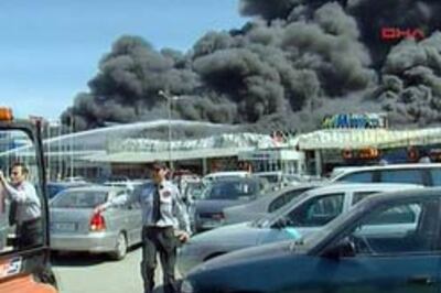 Huge fire razes at Istanbul airport
