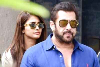 Salman Khan Looks Uber Cool In Blue As He Returns To Mumbai After Bhaijaan shoot in Leh