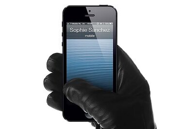 Dutch company develops touchscreen compatible gloves