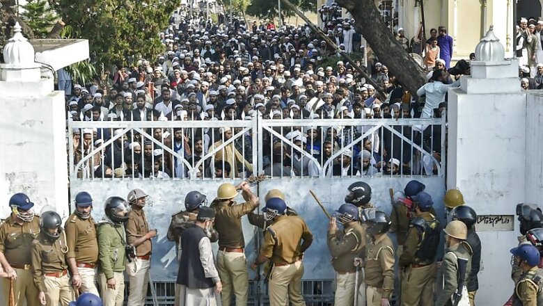 Parents Arrested over Anti-CAA Protest in Varanasi, Distraught Toddler Awaits Their Return