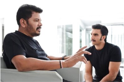 This Actress Cast Opposite Ranveer Singh in Shankar's 'Anniyan' Remake?