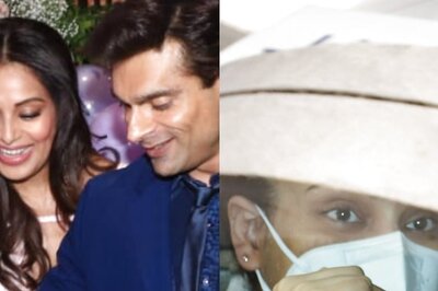 Mom-To-Be Bipasha Basu Visits Hospital In Mumbai - Is This For Routine Check-Up?