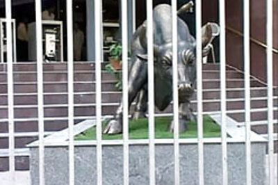 Bad news: Sensex crashes to below 10300, rupee dips