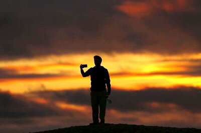 Madhya Pradesh Govt Bans Selfies Near Rivers in Khargone Till October 26 Citing Heavy Rains, Floods