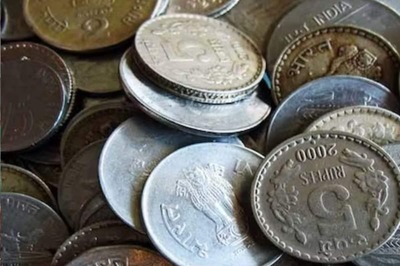 Rupee Rises 7 Paise To Close At 83.23 Against US Dollar