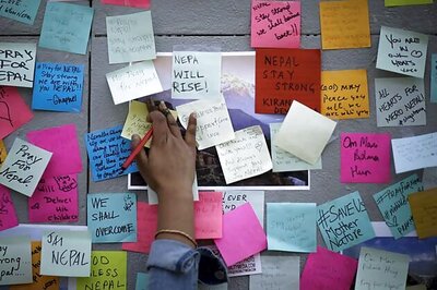 'HELP!' Stranded trekkers send out SOS after Nepal earthquake