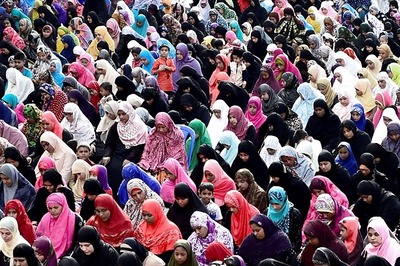 New Haj Policy Panel Head Suggests Removing Age Bar on Women Travelling Sans Mehram