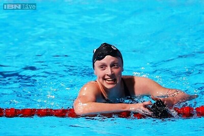 Katie Ledecky sets world best to win 800 freestyle