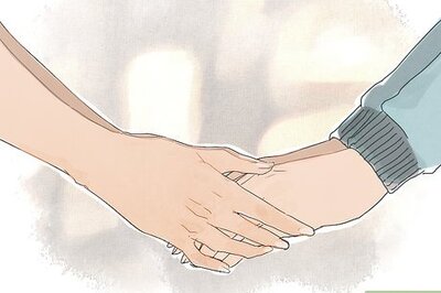 How to Help a Teenage Daughter Deal With Emotional Issues