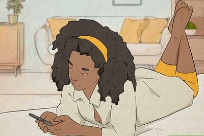 420 Cute, Funny, & Unique Group Chat Names for Girls