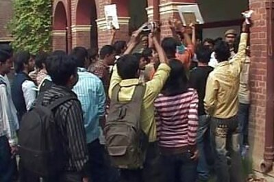 DU students protest against 4-year UG programme