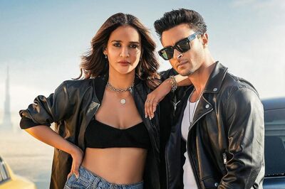 Aisha Sharma and Aayush Sharma Share a Kiss, Get Romantic In 'Tera Hoke Nachda Phira' Song | Watch