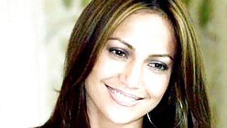 JLo is dillydallying over Dallas