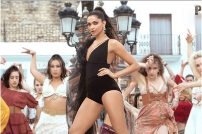 Shah Rukh Khan, Deepika Padukone Starrer Pathaan Releases in Mumbai Amid Heavy Police Protection | Exclusive