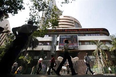 Sensex ends 405 points down on FII selling