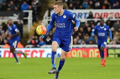 EPL: Jamie Vardy equals record as Leicester go top, Chelsea win at last