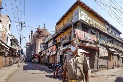 Shops & Factories to Open, Vehicles Allowed But With Conditions: UP Issues Lockdown 4.0 Guidelines