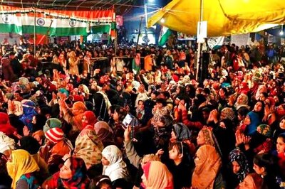 Live to Fight Another Day: Shaheen Bagh Women Urged to Pause Protest Amid Coronavirus Scare