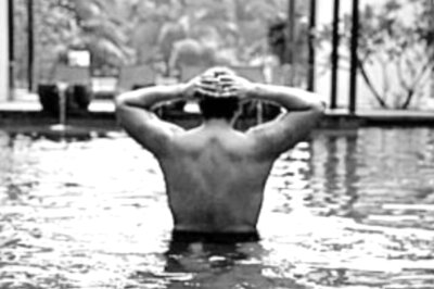 Arjun Kapoor Says Malaika Arora 'Finally Managing to See the Back of Me' as He Teases Gf With Sexy Pool Pic