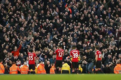 Alex Ferguson calls on Manchester United fans to rally behind Van Gaal