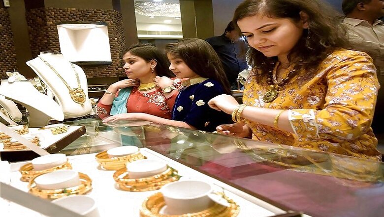 Buying Gold on Dhanteras? Keep These 5 Things in Mind