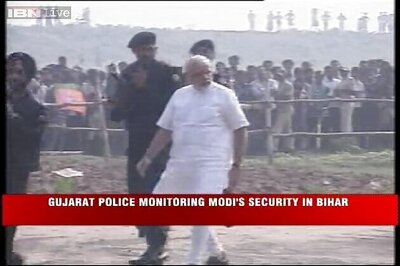 Modi reaches Nalanda, meets family members of blasts victims