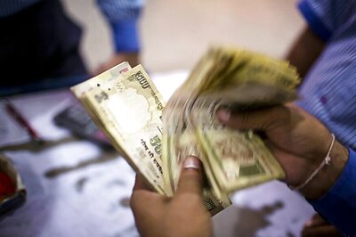 Rupee Extends Losses for 2nd Day; Down 8 Paise Against Dollar