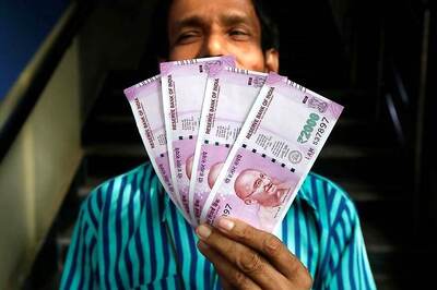Rupee Down 4 Paise Against Dollar in Early Trade