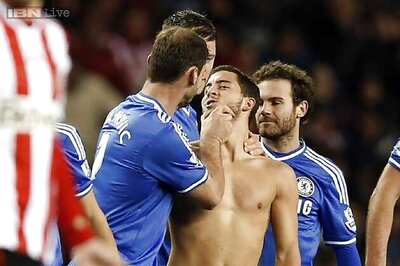 Hazard brace secures Chelsea 4-3 win at Sunderland