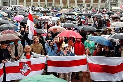 Nobel Prize-winning Belarus Author Calls On Russia To Push Lukashenko To Talk