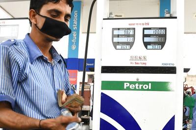 Petrol Price Today Hiked to Rs 108.99 in Delhi, Rs 114.81 in Mumbai; Check Fuel Rates