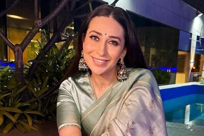 Karisma Kapoor’s Chanderi Saree Can Be An Ultimate Pick For ‘Easy Breezy Evenings’