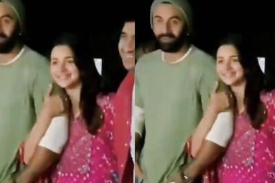 Alia Bhatt Pulls Hubby Ranbir Kapoor Closer For A Photo In This Awwdorable Video; Watch