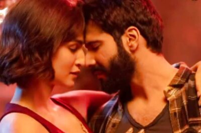 Bhediya Song Apna Bana Le : Varun Dhawan Romances Kriti Sanon In Serene Hills In This Love Anthem