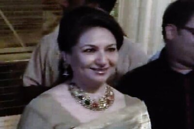 B'wood stars, politicians at Saif-Kareena's reception